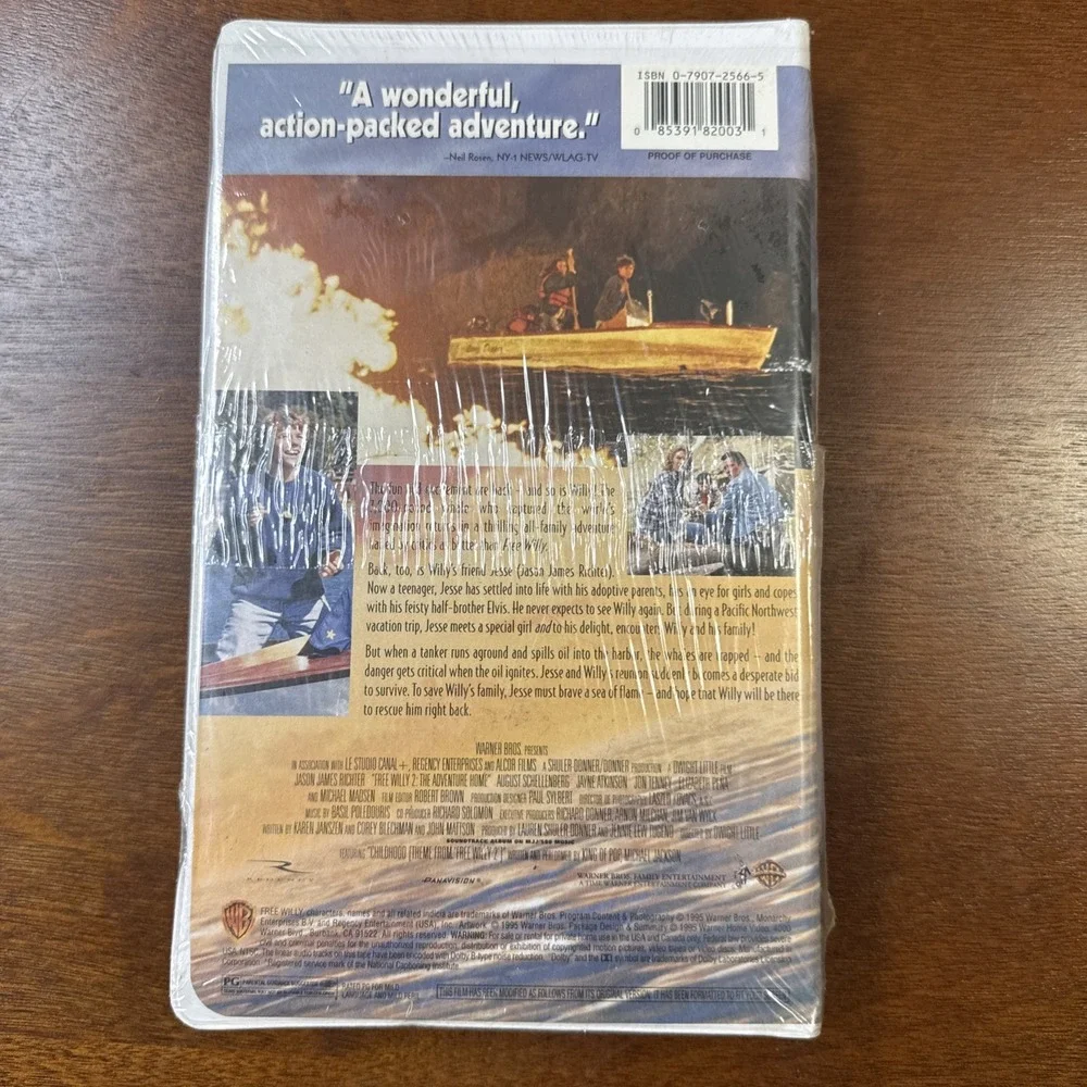 Free Willy 2: Adventure Home - New Sealed! VHS Video Tape Mystical Whale Pendant